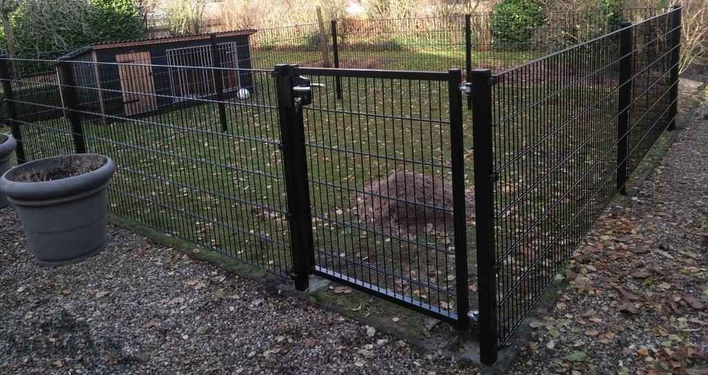 Spectaculair diepgaand Metalen lijn Zwart hekwerk | Moman Hekwerk