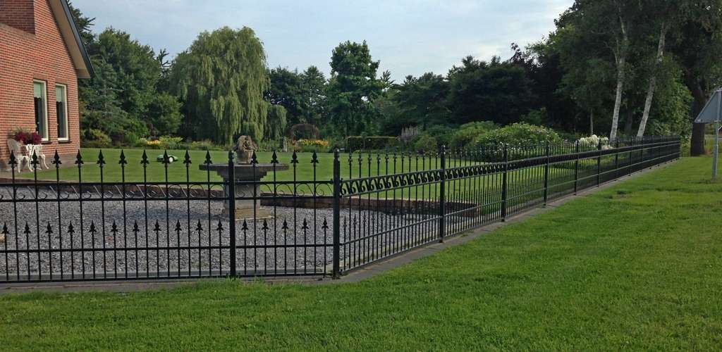 voorbeeld sierhekwerk tuin