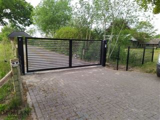 dubbele lamellen-poort met intercom - 1